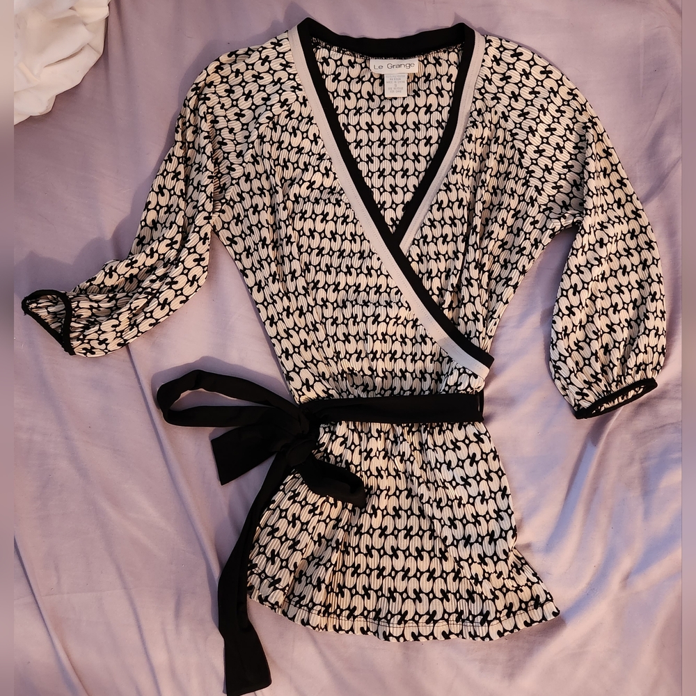 Le Grange Cream and Black Faux Wrap Top Size S